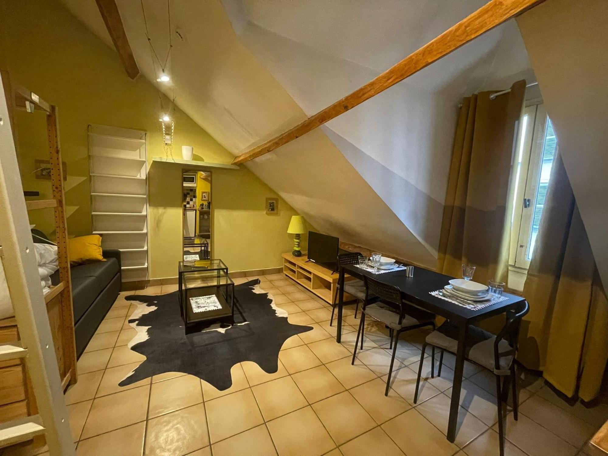 Montmartre Sacre Coeur - Appartement Martyrs باريس المظهر الخارجي الصورة
